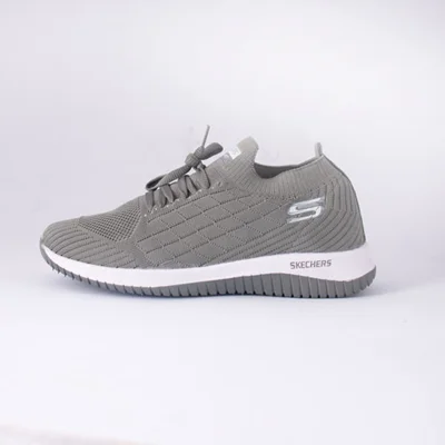 کفش اسپرت زنانه مدل خشتی میانه